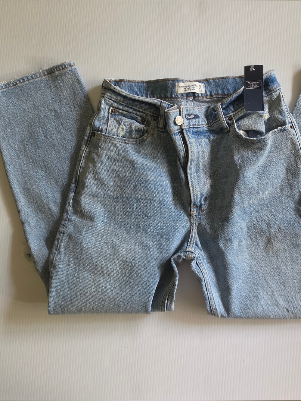 Abercrombie NWT Light Blue 90s Straight-Leg Jeans Size 29